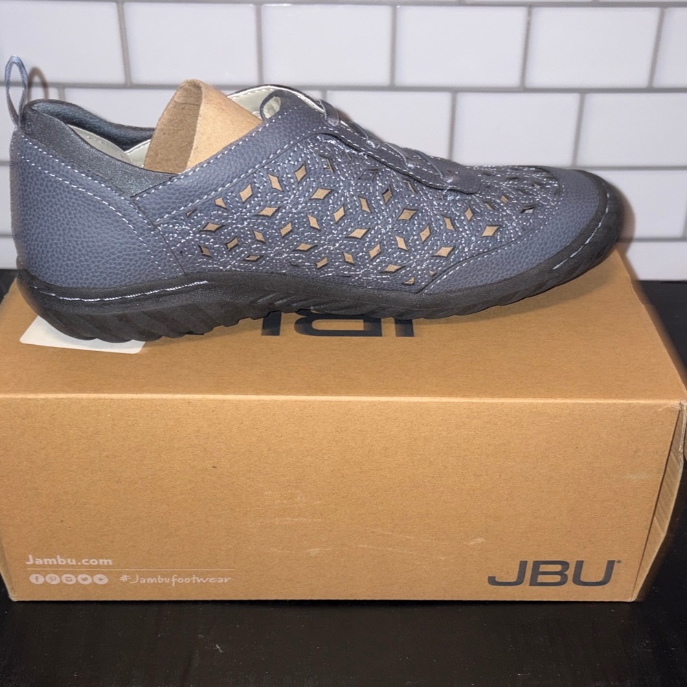 JBU women’s Gray Athletic Shoes